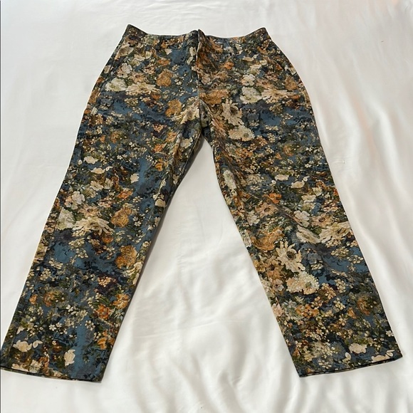 Peruvian Connection Azure Nikki Floral Print Cropped Pants - Picture 1 of 5